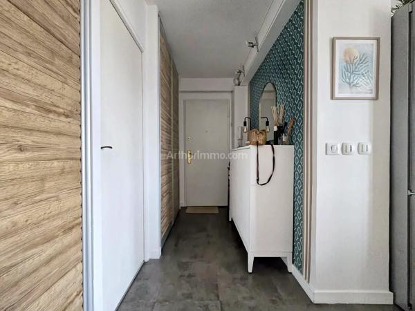 Vente                                                      Appartement
                        
                     3 pièces                      72 m2                     à Nogent-sur-Marne