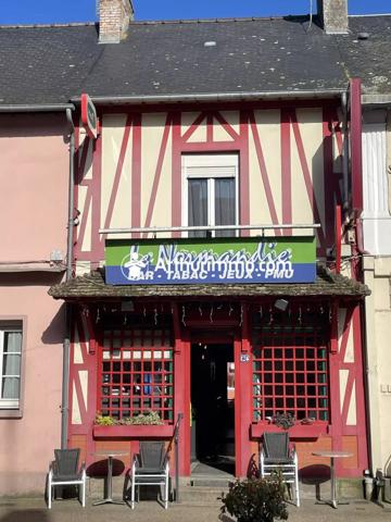 Vente                                                      Local commercial
                        
                     4 pièces                      104 m2                     à Pré-en-Pail-Saint-Samson