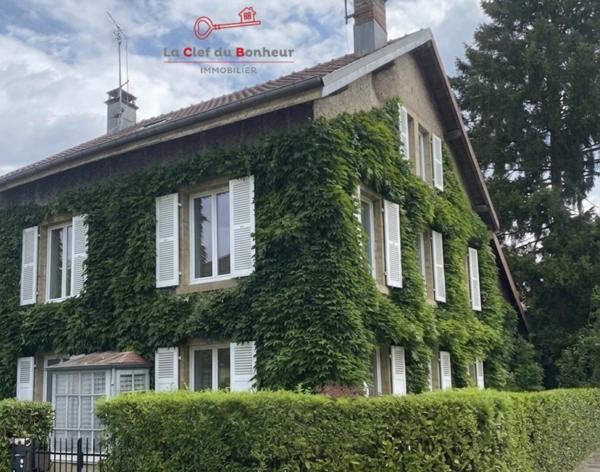 Maison 10 pièce(s) 4 chambre(s) 200 m²