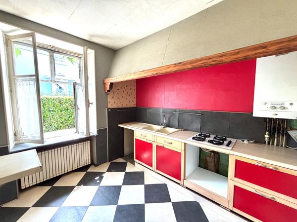 Maison 10 pièce(s) 4 chambre(s) 200 m²