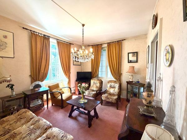 Maison 10 pièce(s) 4 chambre(s) 200 m²