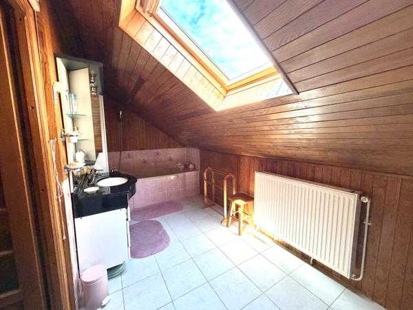 Maison 10 pièce(s) 4 chambre(s) 200 m²