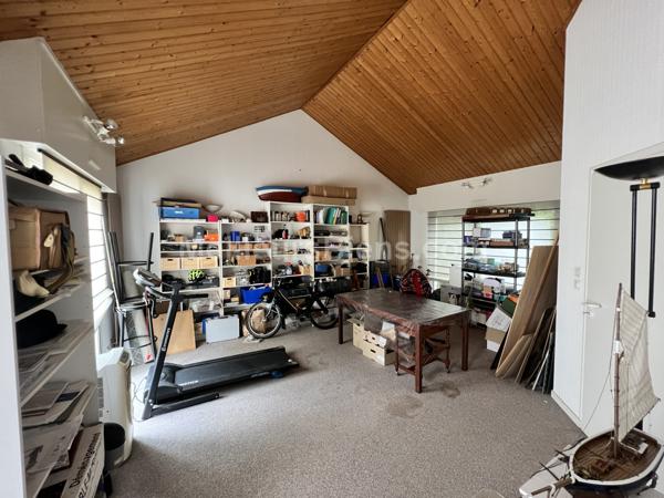 MAISON VILLA - 7 PIECES 4 CHAMBRES -     PISCINE  +  LOCAL COMMERCIAL- PLAIN PIED