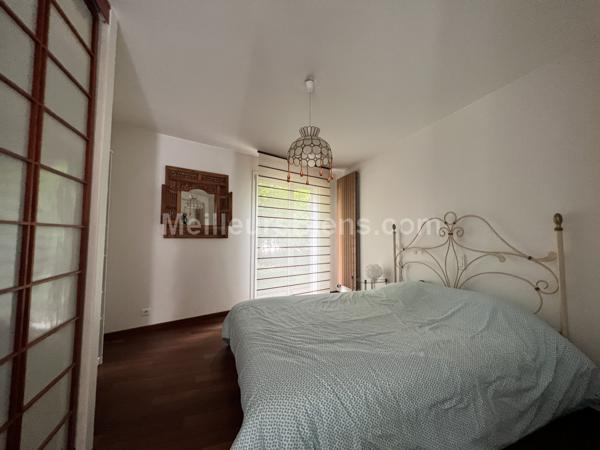 MAISON VILLA - 7 PIECES 4 CHAMBRES -     PISCINE  +  LOCAL COMMERCIAL- PLAIN PIED