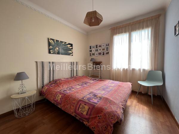 MAISON VILLA - 7 PIECES 4 CHAMBRES -     PISCINE  +  LOCAL COMMERCIAL- PLAIN PIED