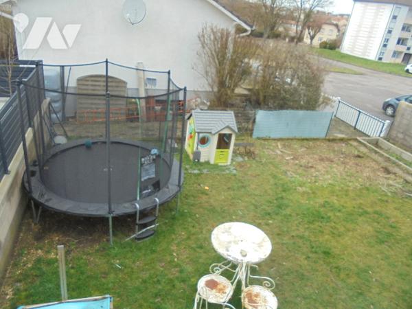 Pavillon très bien situé proche lycée et commerces au calme