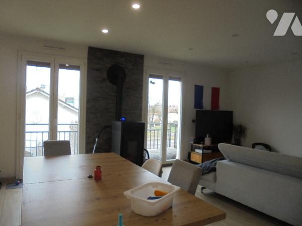 Pavillon très bien situé proche lycée et commerces au calme