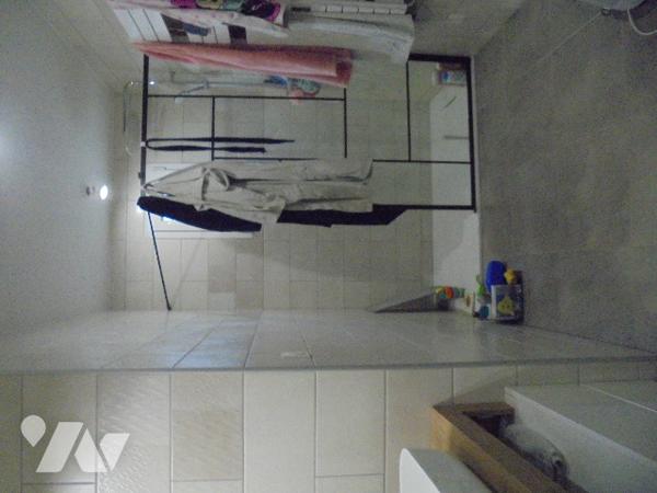 Pavillon très bien situé proche lycée et commerces au calme