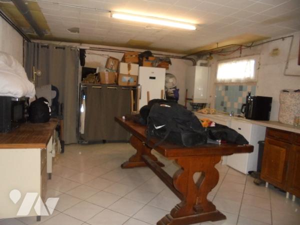 Pavillon très bien situé proche lycée et commerces au calme