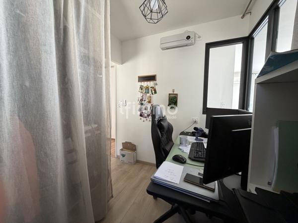 Villa récente plain-pied 4 chambres, Terrain 706 m², Villedubert