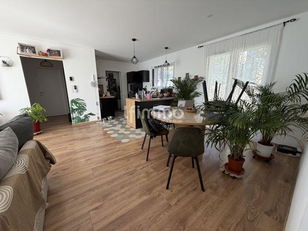 Villa récente plain-pied 4 chambres, Terrain 706 m², Villedubert