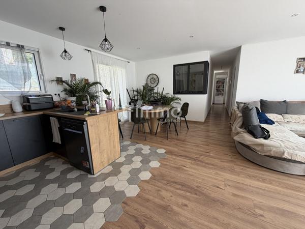 Villa récente plain-pied 4 chambres, Terrain 706 m², Villedubert