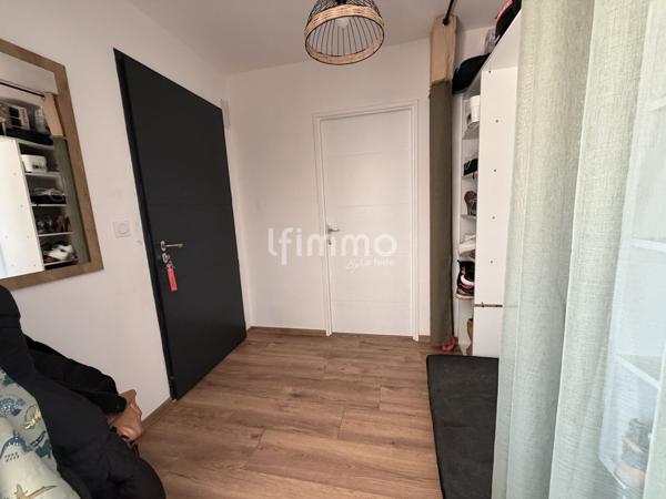 Villa récente plain-pied 4 chambres, Terrain 706 m², Villedubert