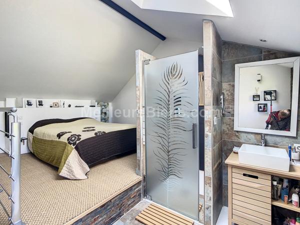 Maison sur sous-sol complet  avec piscine