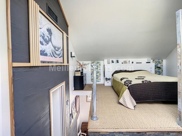 Maison sur sous-sol complet  avec piscine