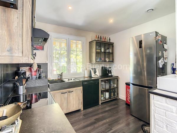 Maison sur sous-sol complet  avec piscine