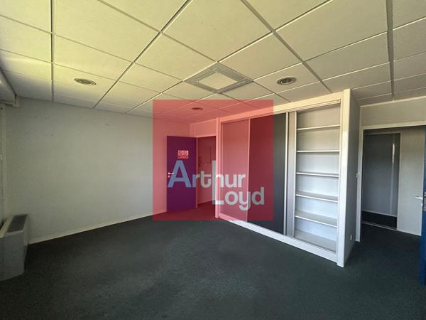 Bureaux Estillac 233,38 m2
