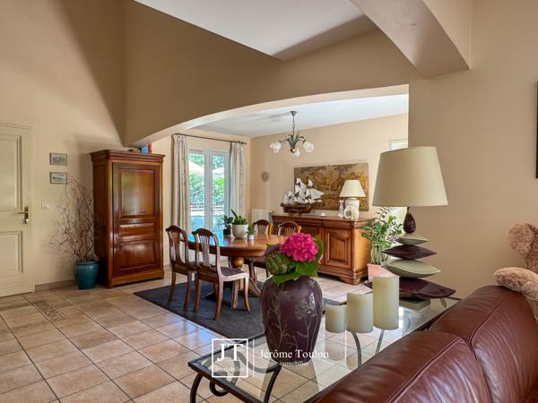 Maison
                                                                                                                                                                                                                                                                                                                        5 pièce(s)                                                                                                                                                                                                          3 chambre(s)                                                                                                                                                                                                          145  m²