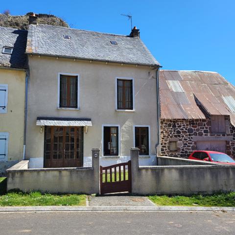 Maison de bourg avec terrain Apchon (15400)
