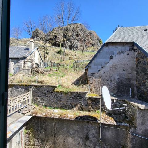 Maison de bourg avec terrain Apchon (15400)