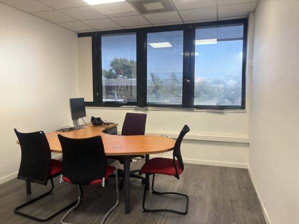 À LOUER : 1 lot de bureaux ERP situé au coeur du quartier du Technopole à Saint-Etienne