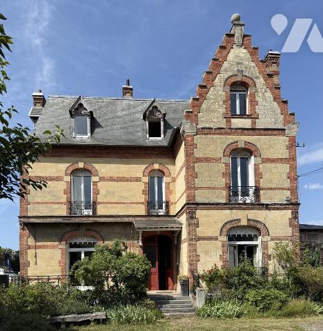 EXCEPTIONNEL - Meudon Bellevue - Maison fin XIXème - 335m2 -12 pièces- Garage - Dépendances