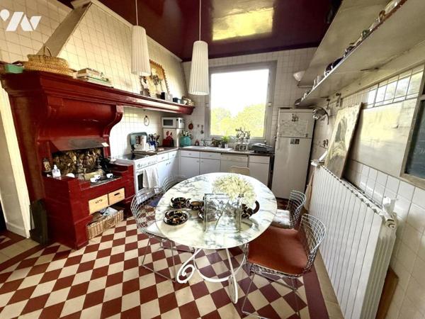 EXCEPTIONNEL - Meudon Bellevue - Maison fin XIXème - 335m2 -12 pièces- Garage - Dépendances