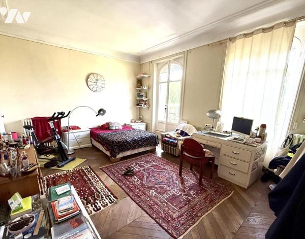 EXCEPTIONNEL - Meudon Bellevue - Maison fin XIXème - 335m2 -12 pièces- Garage - Dépendances