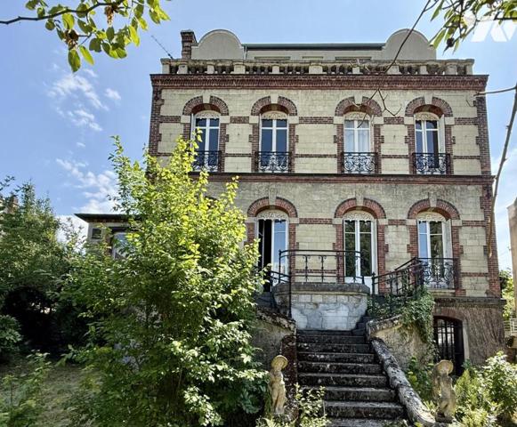 EXCEPTIONNEL - Meudon Bellevue - Maison fin XIXème - 335m2 -12 pièces- Garage - Dépendances