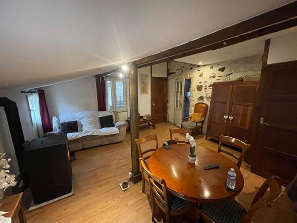 AU COEUR DE LA VILLE, MAISON AVEC 2 APPARTEMENTS