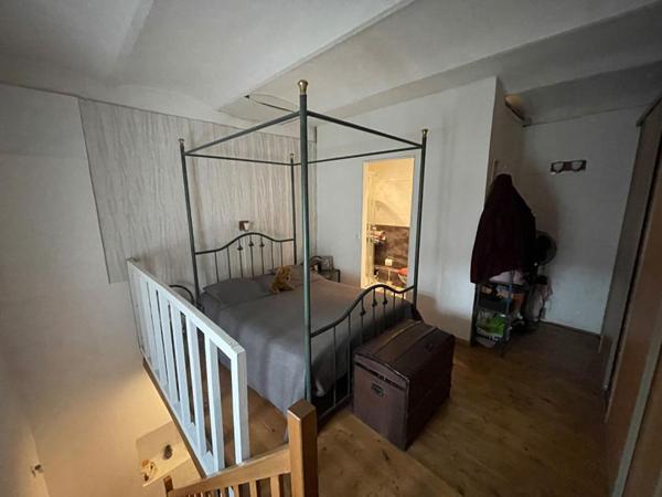 AU COEUR DE LA VILLE, MAISON AVEC 2 APPARTEMENTS