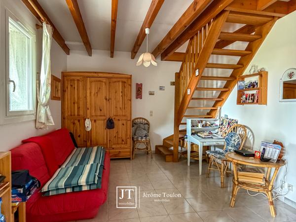 Maison
                                                                                                                                                                                                                                                                                                                        6 pièce(s)                                                                                                                                                                                                          4 chambre(s)                                                                                                                                                                                                          136  m²