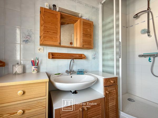 Maison
                                                                                                                                                                                                                                                                                                                        6 pièce(s)                                                                                                                                                                                                          4 chambre(s)                                                                                                                                                                                                          136  m²
