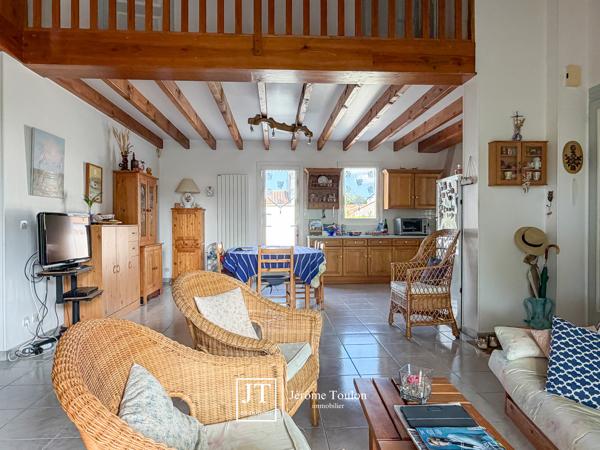 Maison
                                                                                                                                                                                                                                                                                                                        6 pièce(s)                                                                                                                                                                                                          4 chambre(s)                                                                                                                                                                                                          136  m²
