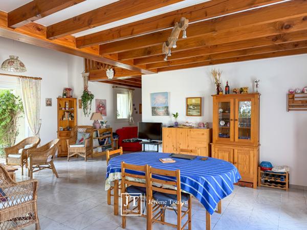 Maison
                                                                                                                                                                                                                                                                                                                        6 pièce(s)                                                                                                                                                                                                          4 chambre(s)                                                                                                                                                                                                          136  m²