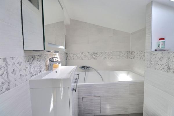 DUPLEX MEUBLÉ CLIMATISÉ 3p 2ch 62,28 m2 Centre Maisons-Laffitte