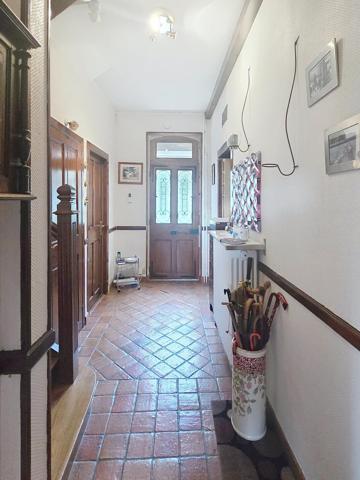 Maison individuelle avec jardin et garages proche toutes commodités