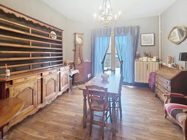 Maison individuelle avec jardin et garages proche toutes commodités