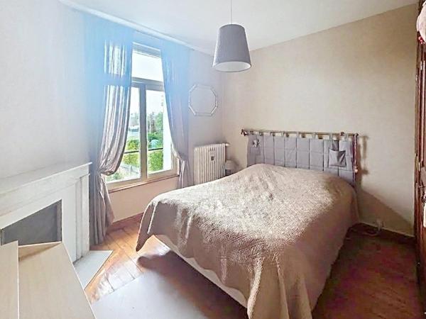 Maison individuelle avec jardin et garages proche toutes commodités