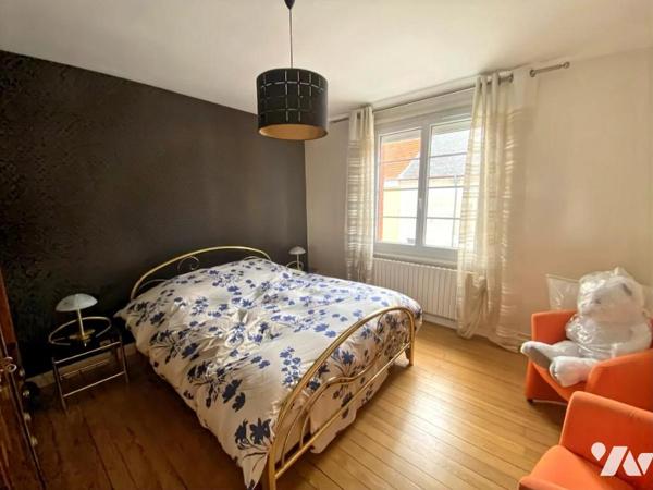 MAISON ANCIENNE SUR + DE 1 100 M² DE TERRAIN