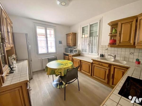 MAISON ANCIENNE SUR + DE 1 100 M² DE TERRAIN