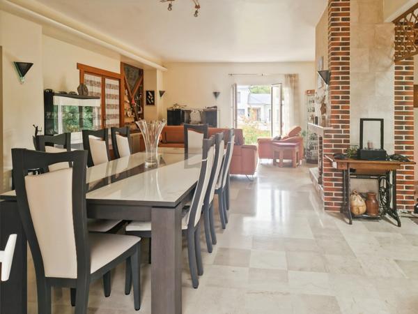 (45140) INGRÉ - 7 PIÈCES - 5 CHAMBRES - 203 m² - BEAUX VOLUMES - TERRAIN 1600 m² - TERRASSE - SOUS-SOL ET GARAGE