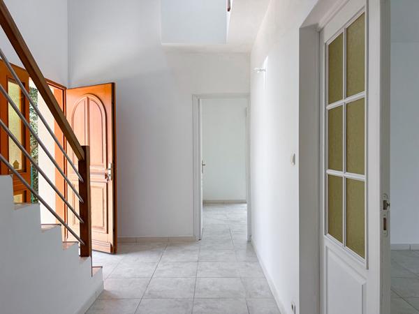 Maison familiale à Beaucouzé de 200m2, 5 chambres (possible 6), double garage et jardin