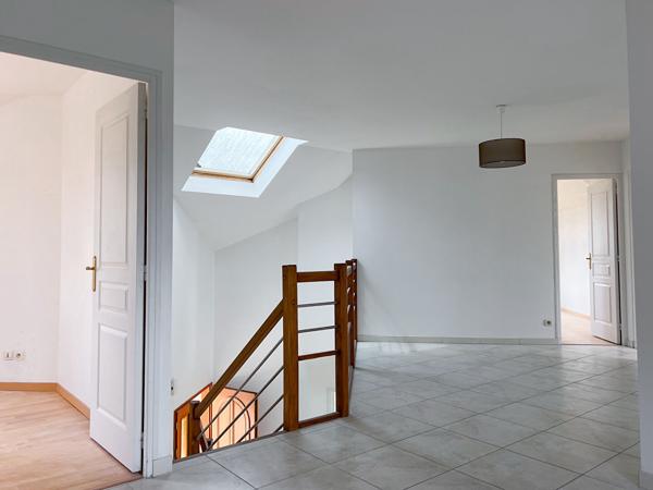 Maison familiale à Beaucouzé de 200m2, 5 chambres (possible 6), double garage et jardin