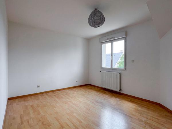 Maison familiale à Beaucouzé de 200m2, 5 chambres (possible 6), double garage et jardin