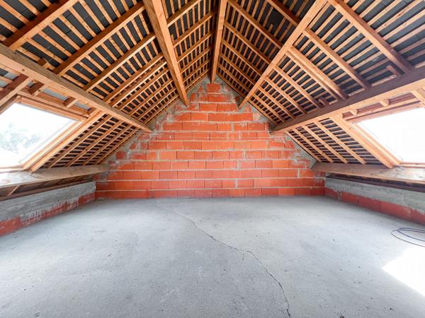 Maison familiale à Beaucouzé de 200m2, 5 chambres (possible 6), double garage et jardin