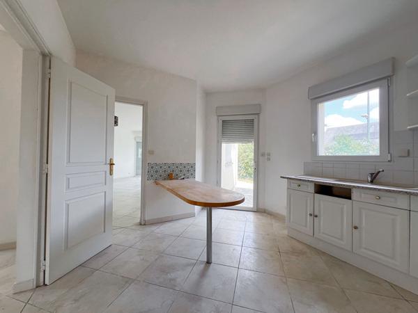 Maison familiale à Beaucouzé de 200m2, 5 chambres (possible 6), double garage et jardin