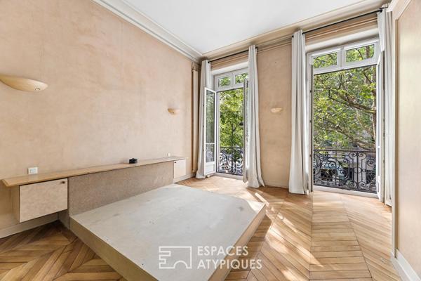 Duplex de caractère avec balcon à revisiter à Saint Michel