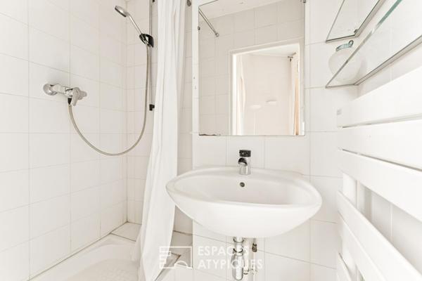 Duplex de caractère avec balcon à revisiter à Saint Michel