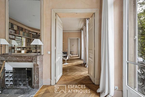 Duplex de caractère avec balcon à revisiter à Saint Michel